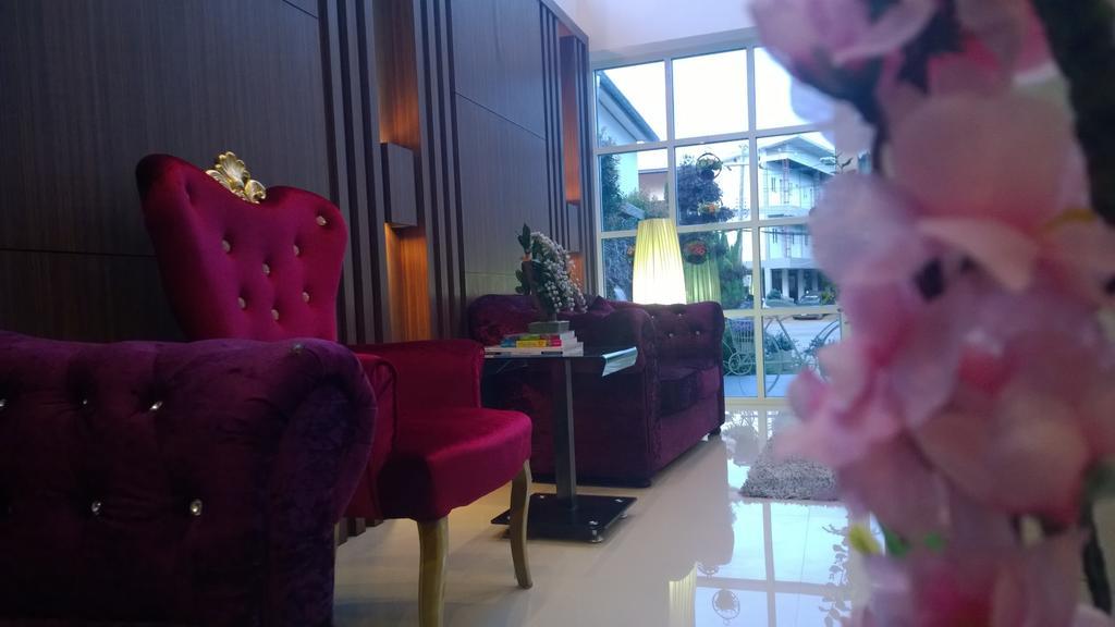 אובון רטצ'תאני The Zara Double Tree Hotel מראה חיצוני תמונה