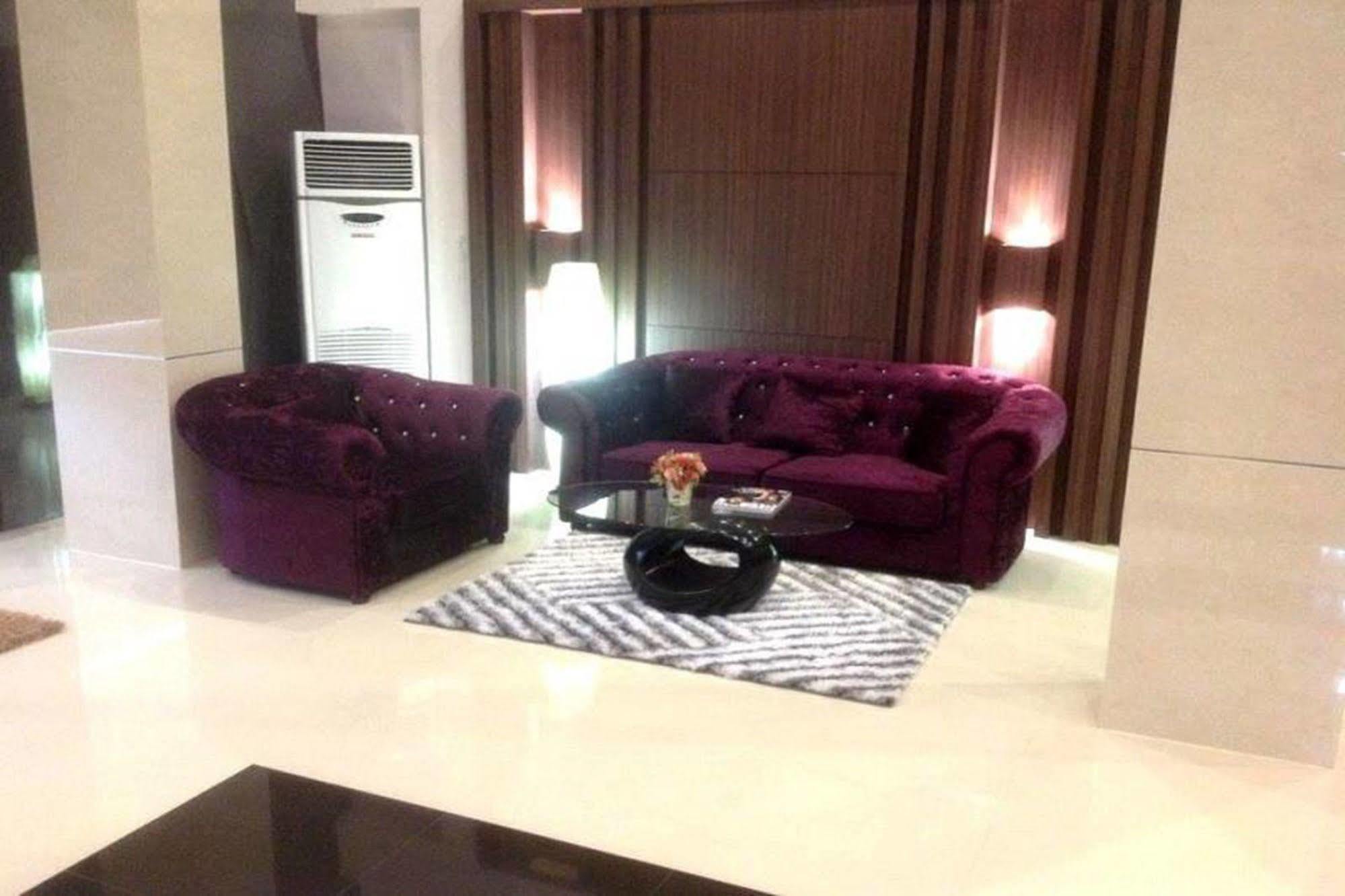 אובון רטצ'תאני The Zara Double Tree Hotel מראה חיצוני תמונה