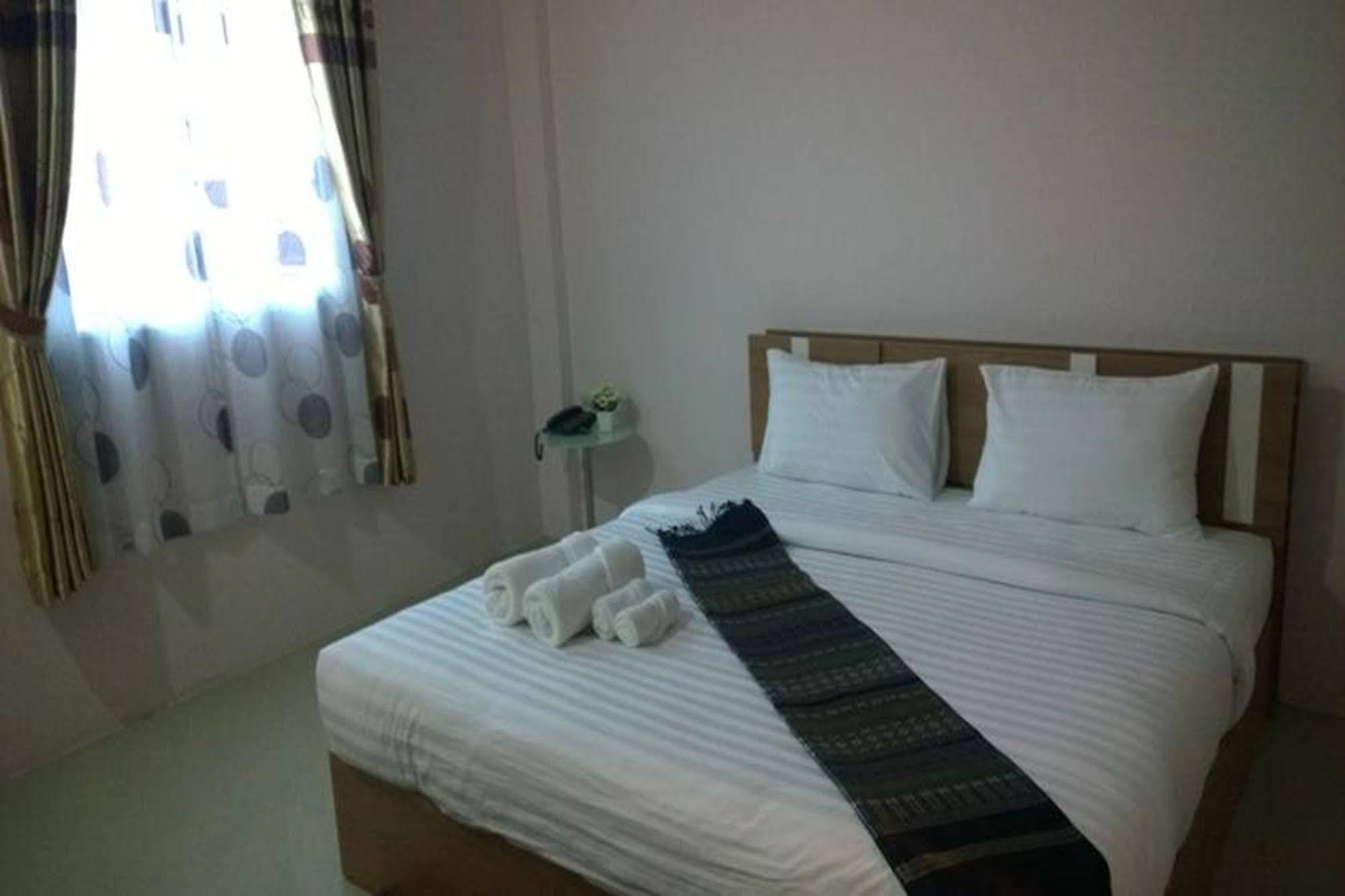 אובון רטצ'תאני The Zara Double Tree Hotel מראה חיצוני תמונה