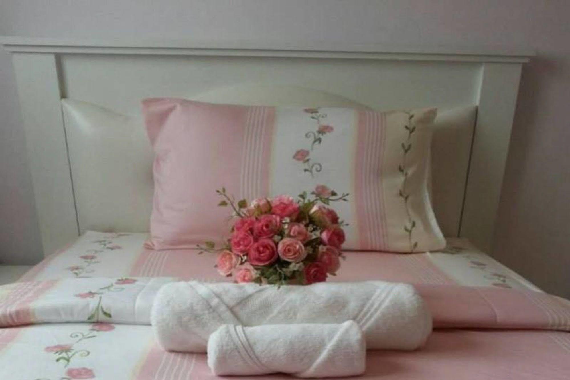 אובון רטצ'תאני The Zara Double Tree Hotel מראה חיצוני תמונה