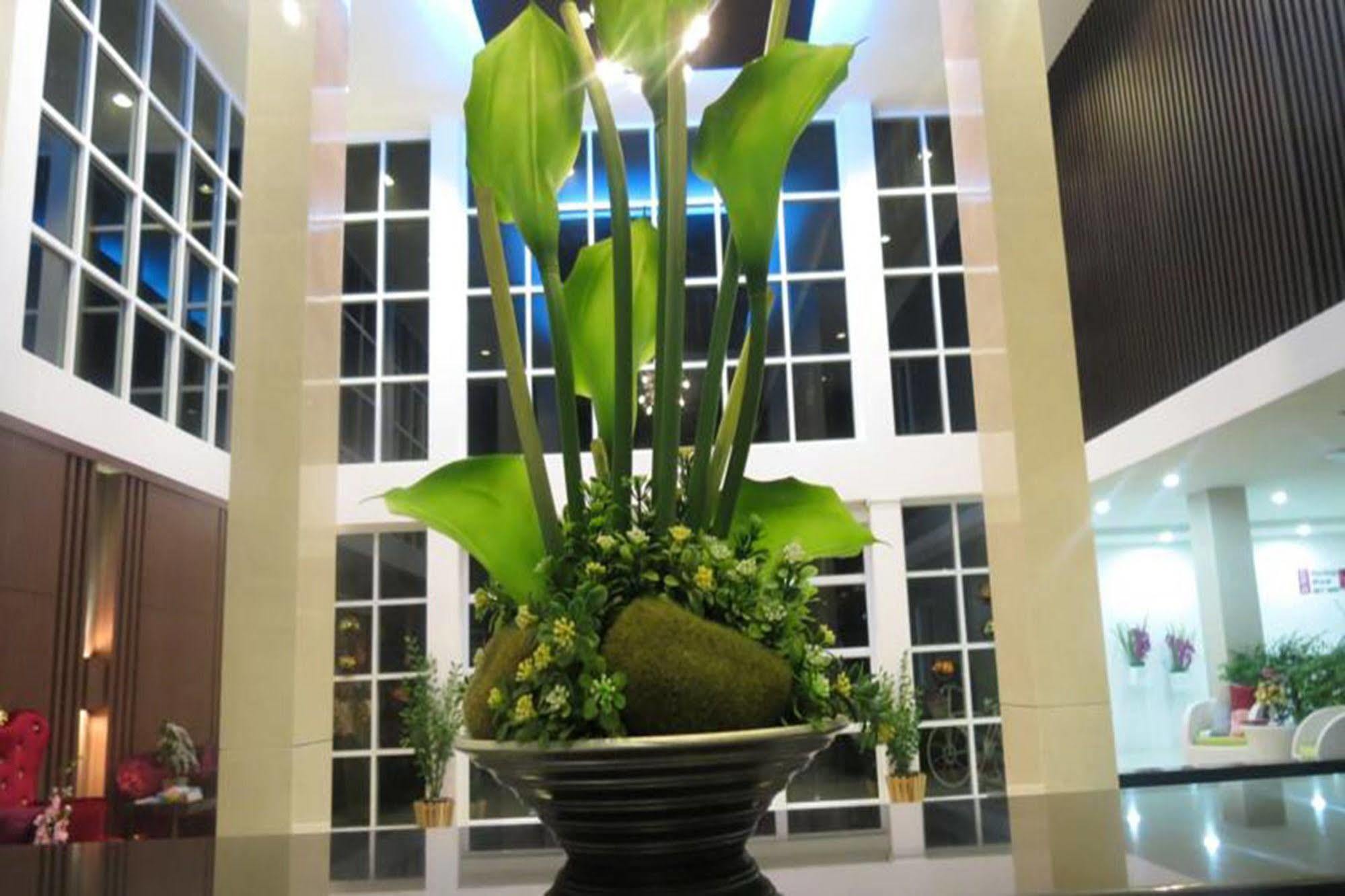 אובון רטצ'תאני The Zara Double Tree Hotel מראה חיצוני תמונה