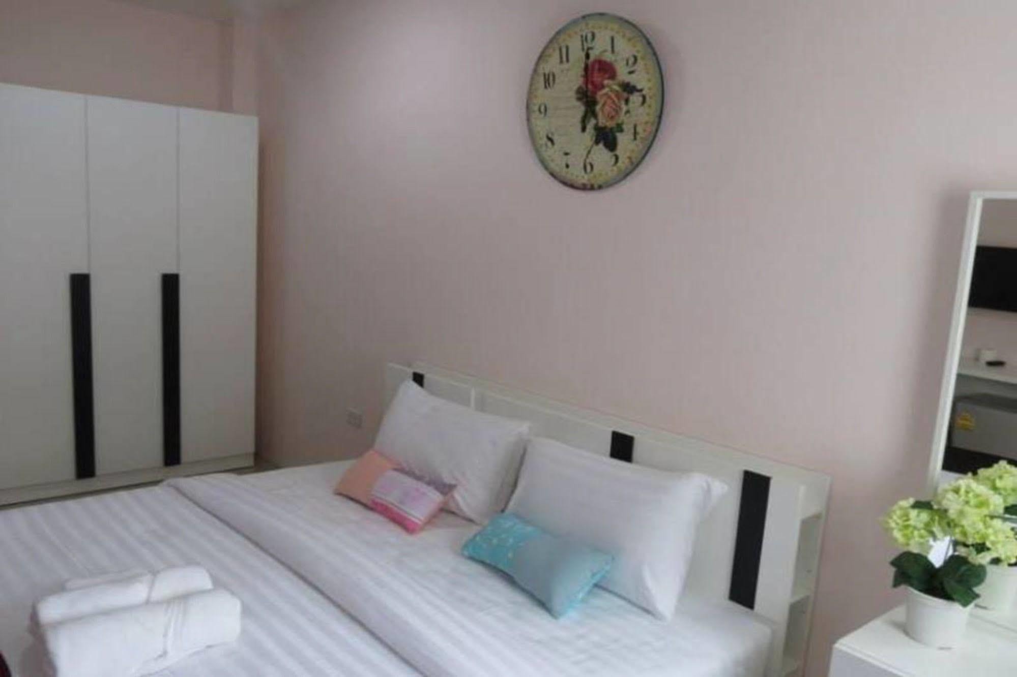 אובון רטצ'תאני The Zara Double Tree Hotel מראה חיצוני תמונה